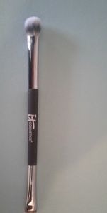 BRAND NEW IT COSMETICS DOUBLE SIDED BRUSH